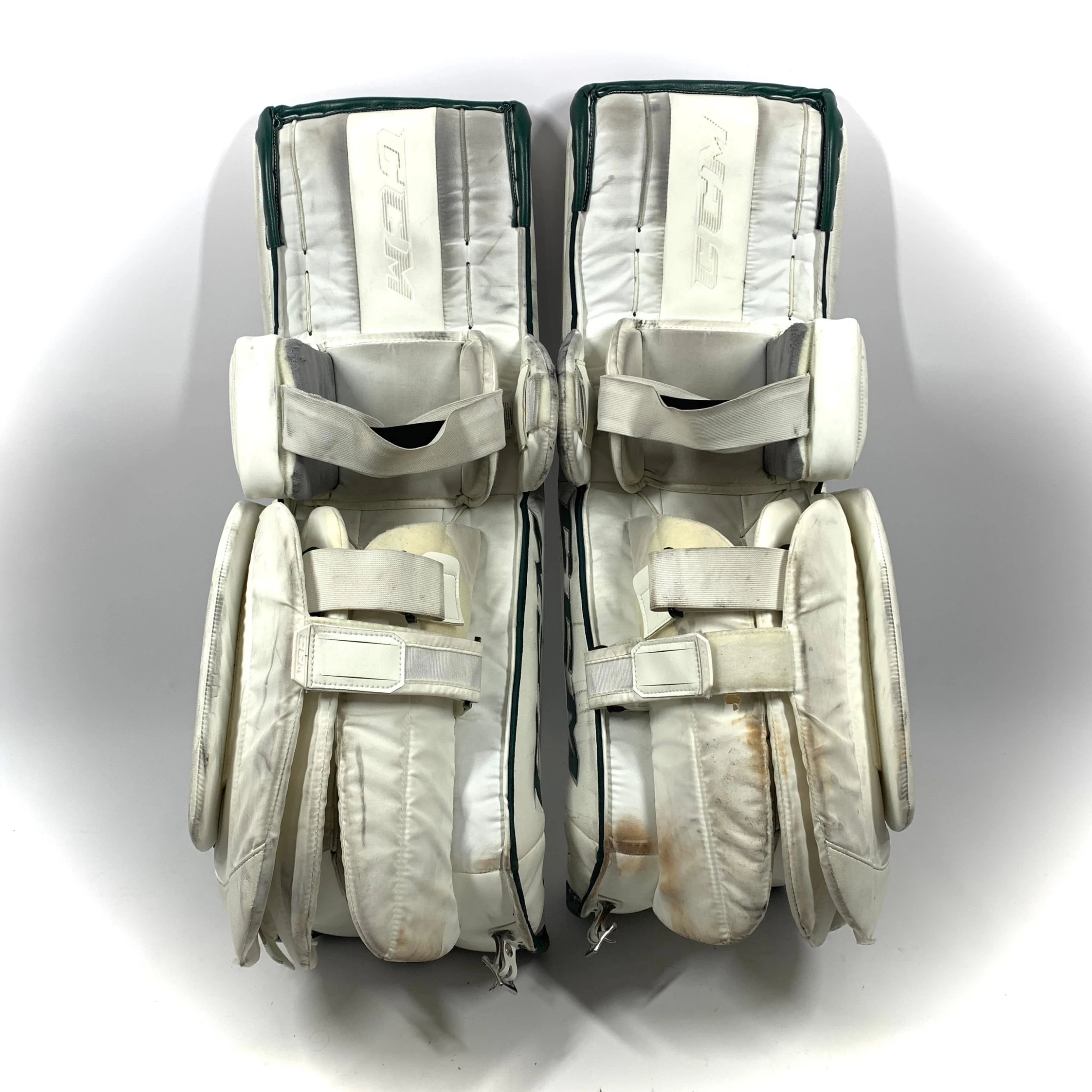 CCM Extreme Flex 5 - Used Pro Stock Goalie Pads (White/Green) 3 CCM Extreme Flex 5 - Used Pro Stock Goalie Pads (White/Green) - Image 3