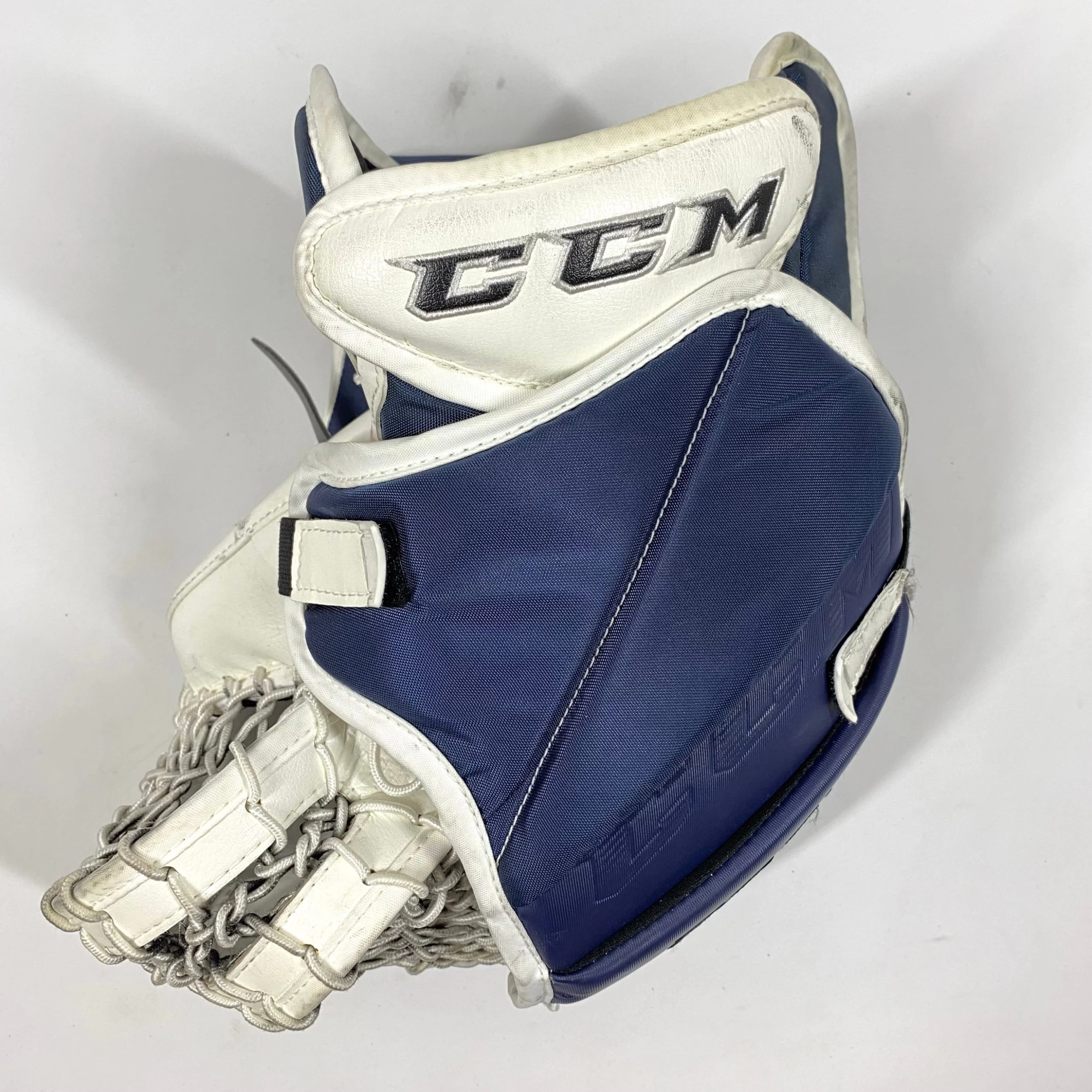CCM Extreme Flex 5 - Used Pro Stock Goalie Glove (White/Gold/Navy) 3 CCM Extreme Flex 5 - Used Pro Stock Goalie Glove (White/Gold/Navy) - Image 3