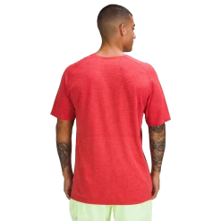 BAUER Lululemon METAL VENT TECH SHORT SLEEVE FW22 33 BAUER Lululemon METAL VENT TECH SHORT SLEEVE FW22 -Hockey Shop metalvent red 3