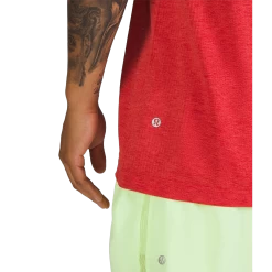 BAUER Lululemon METAL VENT TECH SHORT SLEEVE FW22 34 BAUER Lululemon METAL VENT TECH SHORT SLEEVE FW22 -Hockey Shop metalvent red 4