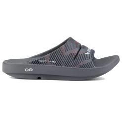 BAUER | OOFOS NEXT GAME SPORT SLIDE SENIOR -Hockey Shop oofos grey 2 401d2cb2 86bd 4f92 a16f 07b98d08314f